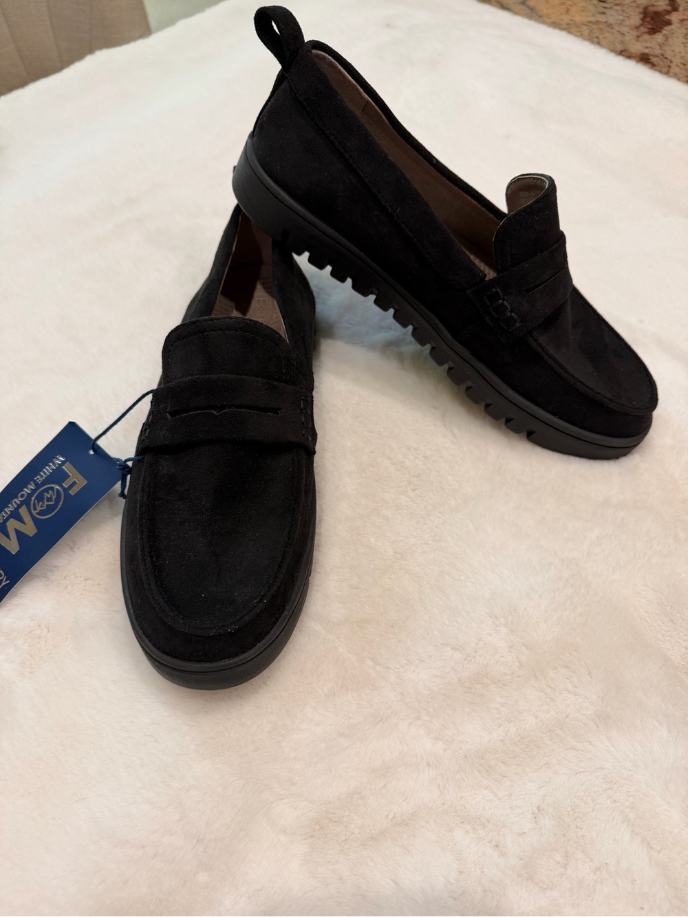 White Mountain Black Fauux Suede FOM Recovery Loafers Size 8